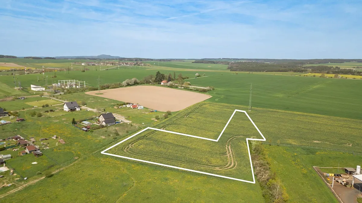 Prodej komerčního pozemku 7355 m²